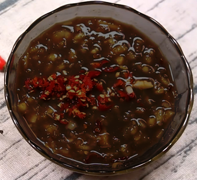 Nắm có màu sắc nhạt hơn hoặc thậm chí chuyển sang đen sẫm là mắm Nêm đã hư