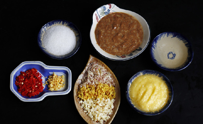 Nguyên liệu để pha mắm nêm tỏi ớt